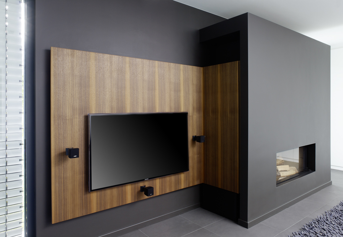 Fernsehwand aus Nussbaumholz-fernsehmöbel-modernen-design